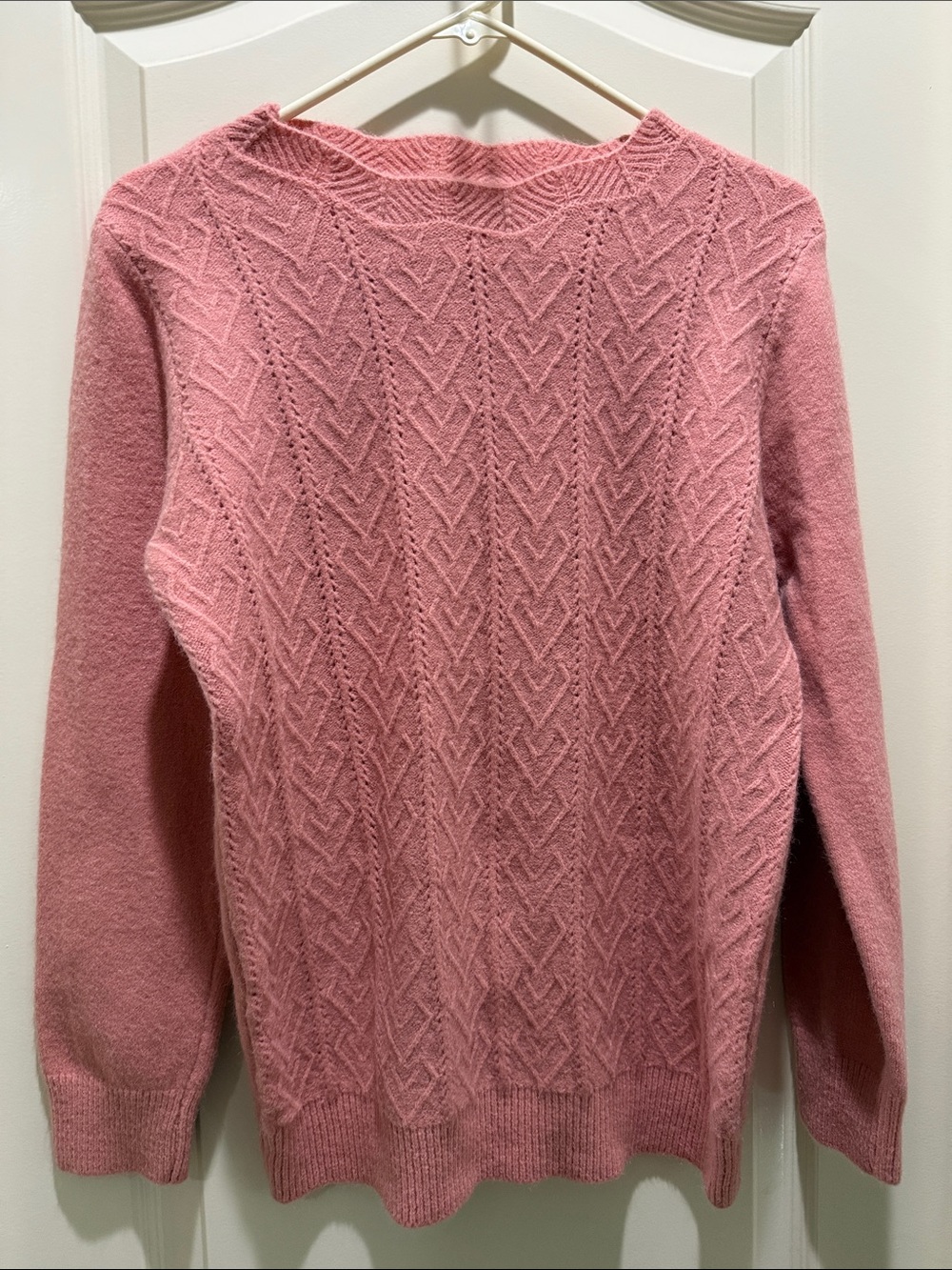 Women’s Crew Neck Cable Sweater in Dusty Rose M